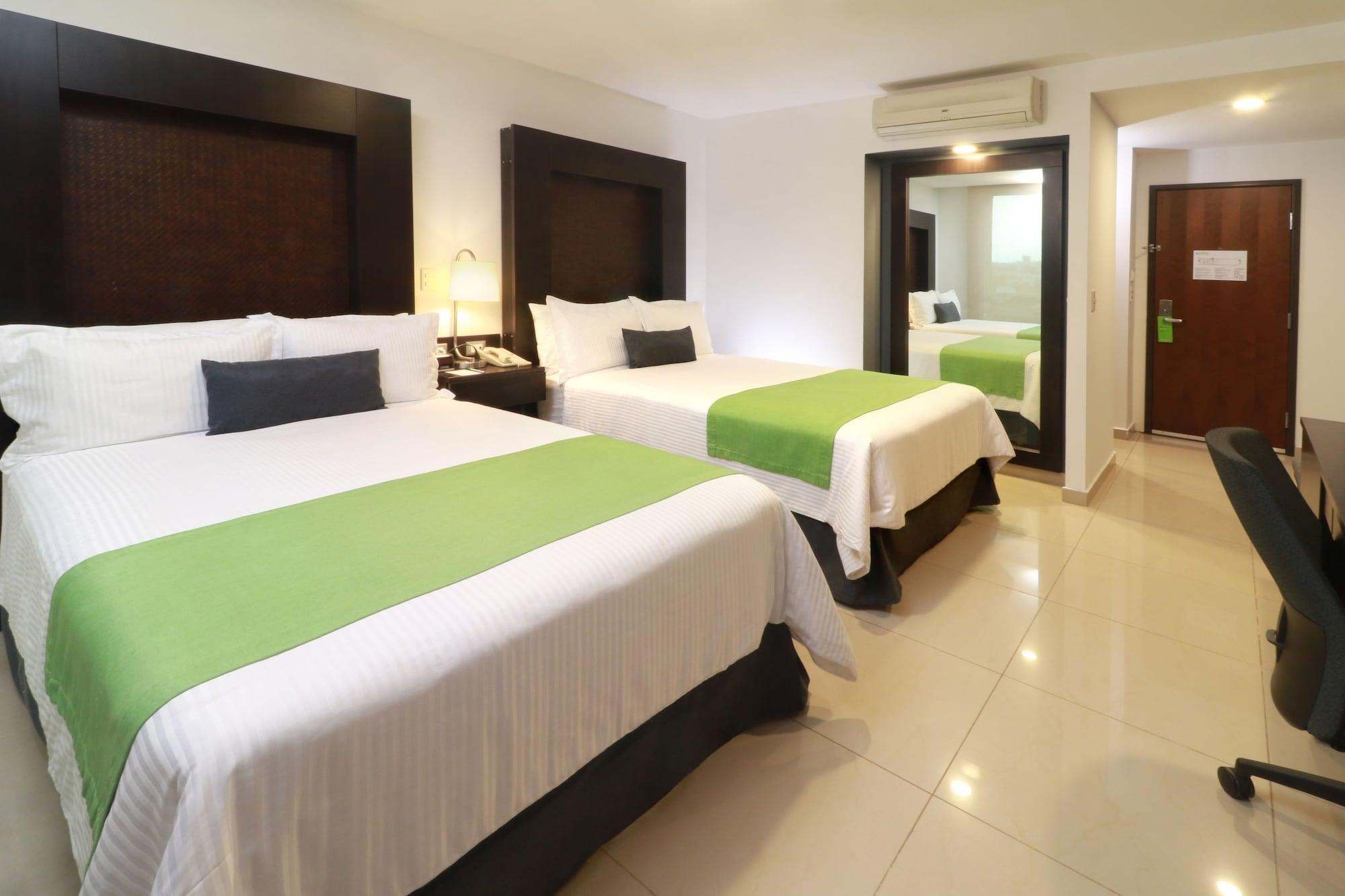 Отель Wyndham Garden Guadalajara Acueducto Сапопан Экстерьер фото