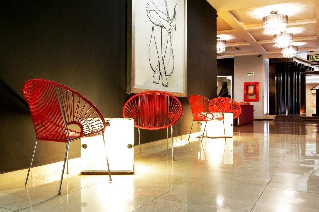 Отель Wyndham Garden Guadalajara Acueducto Сапопан Экстерьер фото